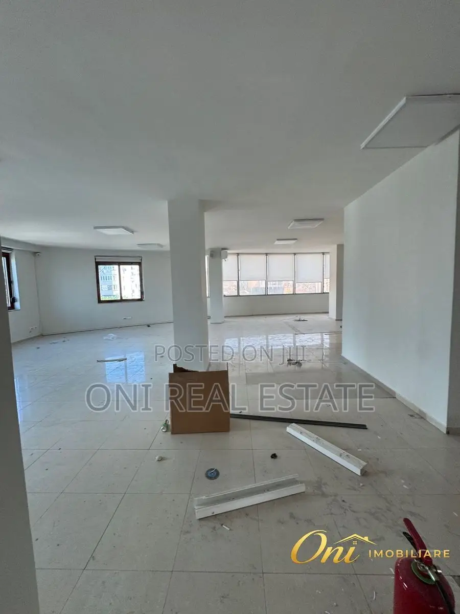 Office to rent Train Station - New Boulevard - Brrake (Tirana - city)