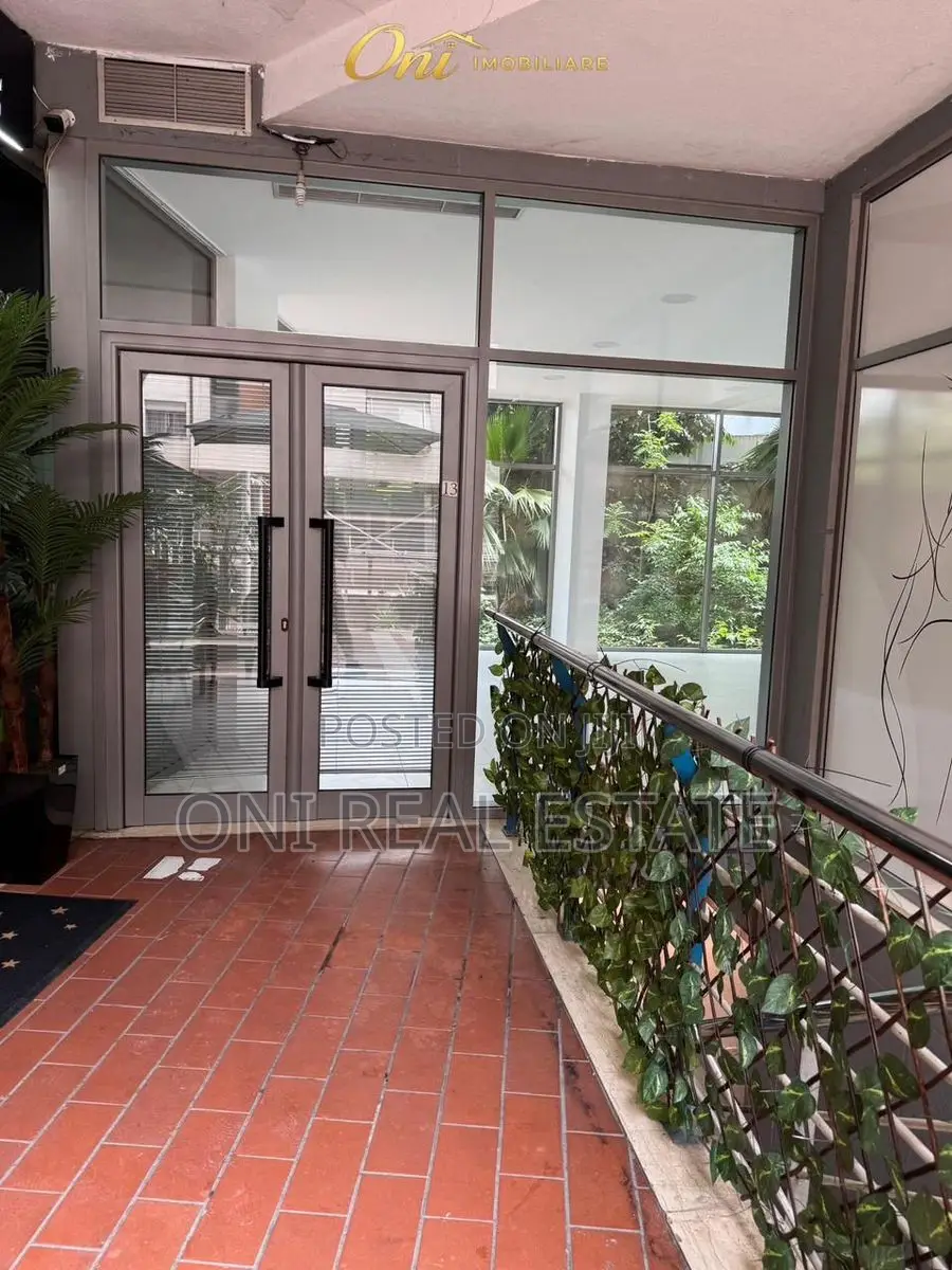 Office to rent QSUT - Pharmacy 10 (Tirana - city)