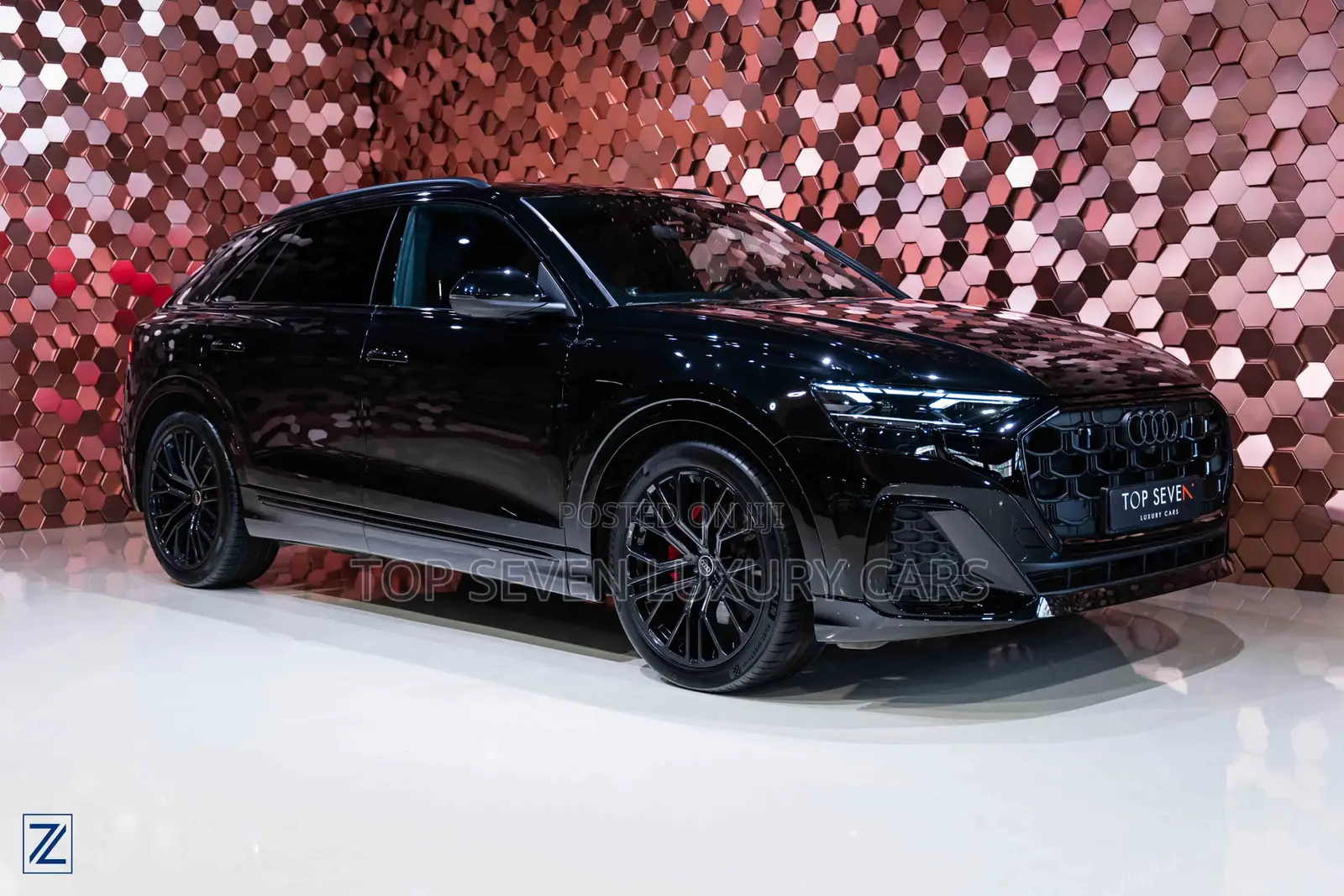 AUDI Q8 S LINE