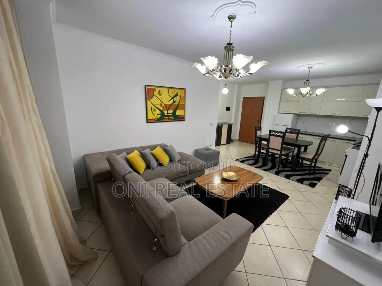 Apartment to rent Komuna e Parisit - Kristal Center (Tirana - city)