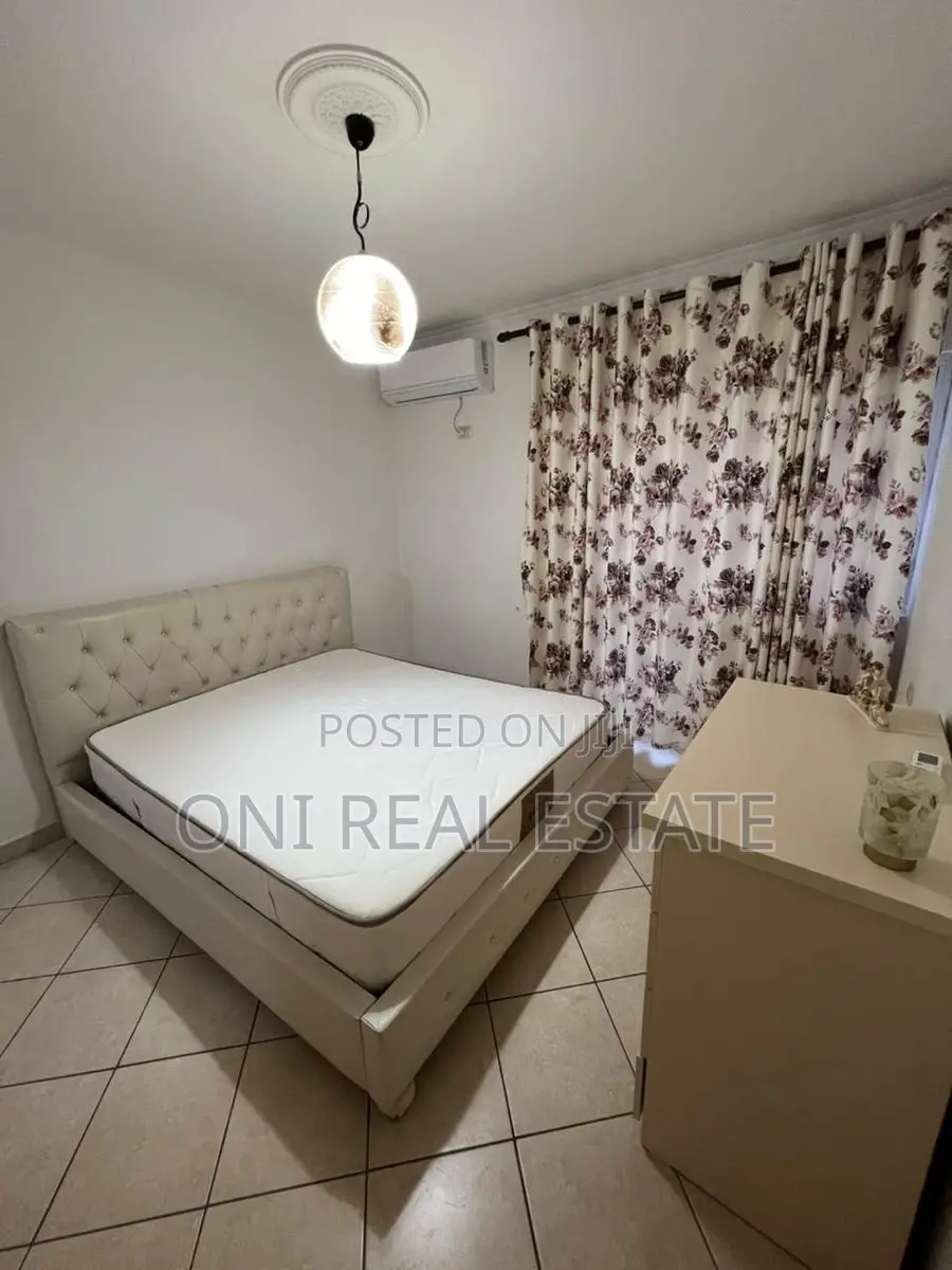 Apartment to rent Komuna e Parisit - Kristal Center (Tirana - city)