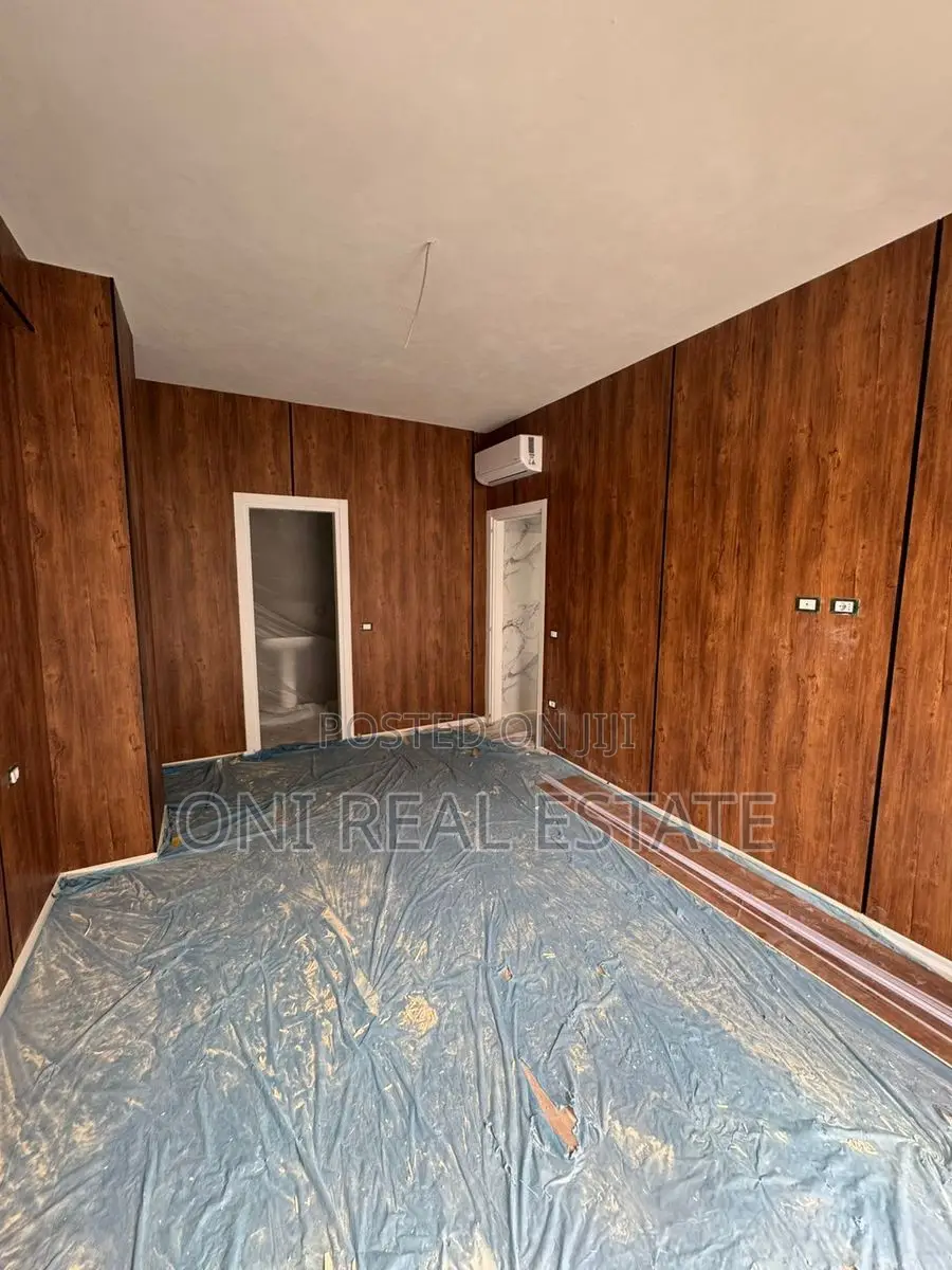Office to rent Komuna e Parisit - Kristal Center (Tirana - city)