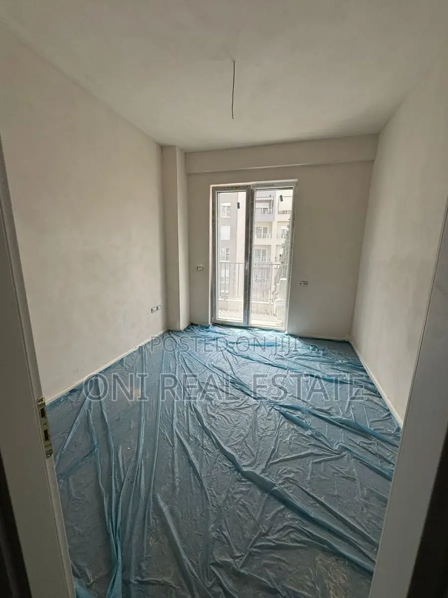 Office to rent Komuna e Parisit - Kristal Center (Tirana - city)