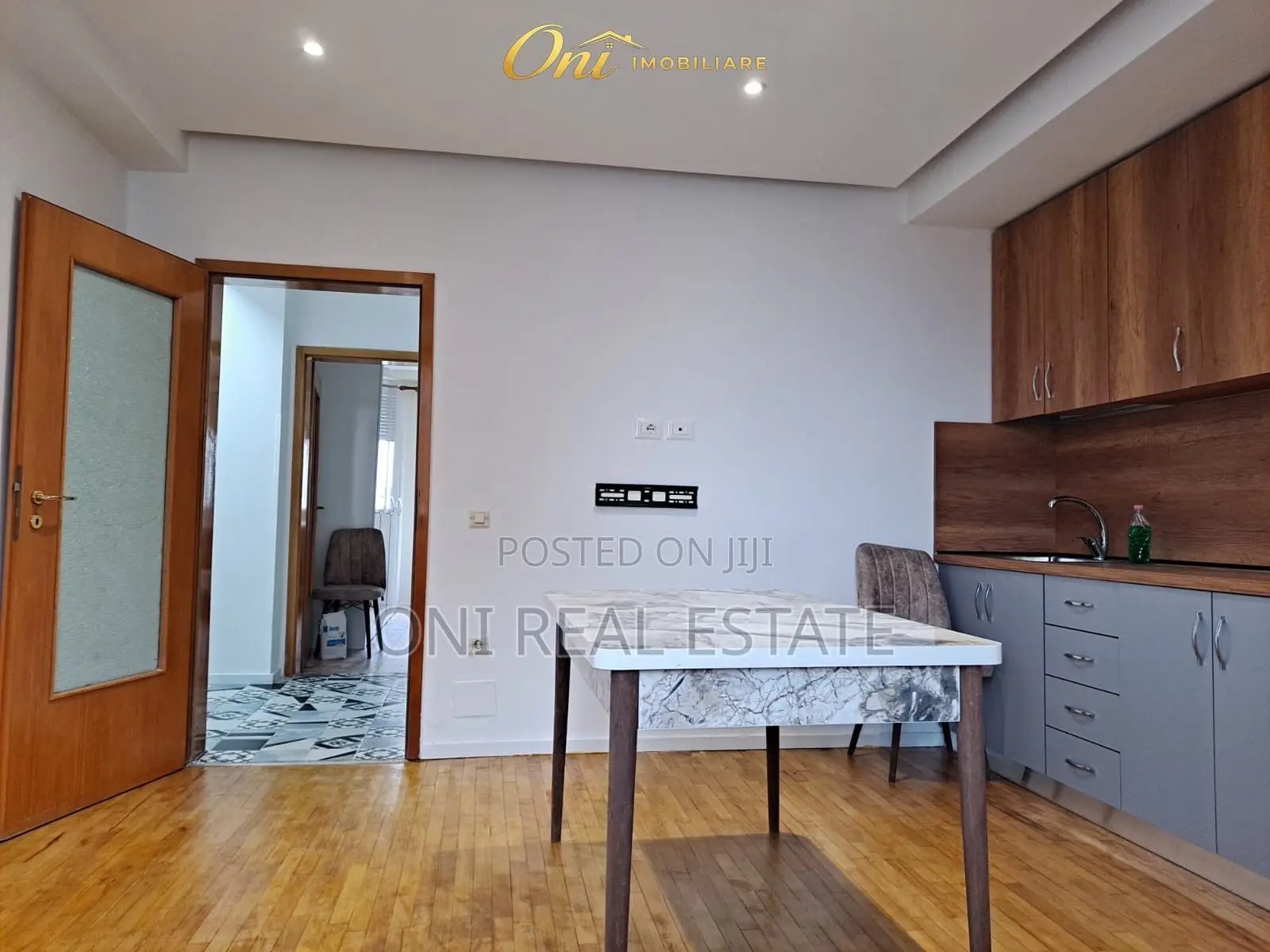 Apartment to rent Tirana - city