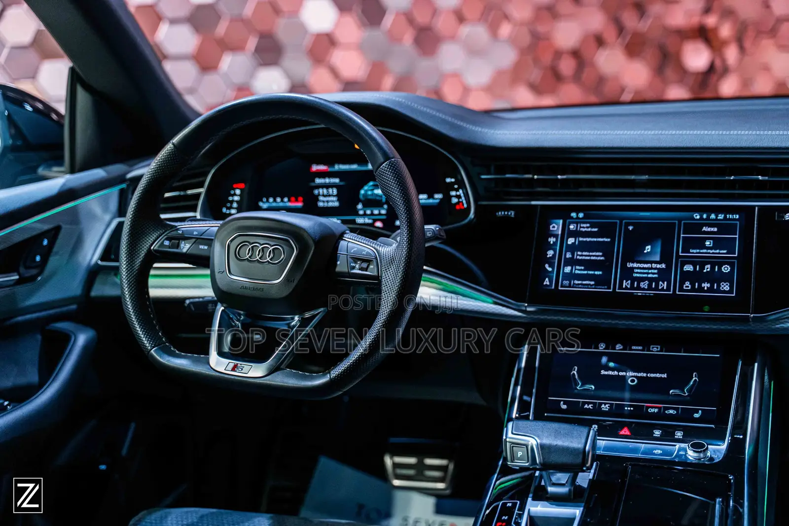 AUDI Q8 S LINE