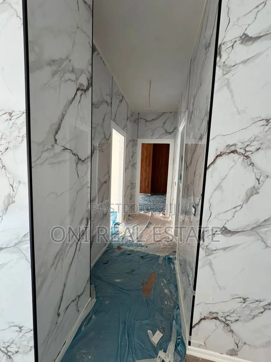 Office to rent Komuna e Parisit - Kristal Center (Tirana - city)