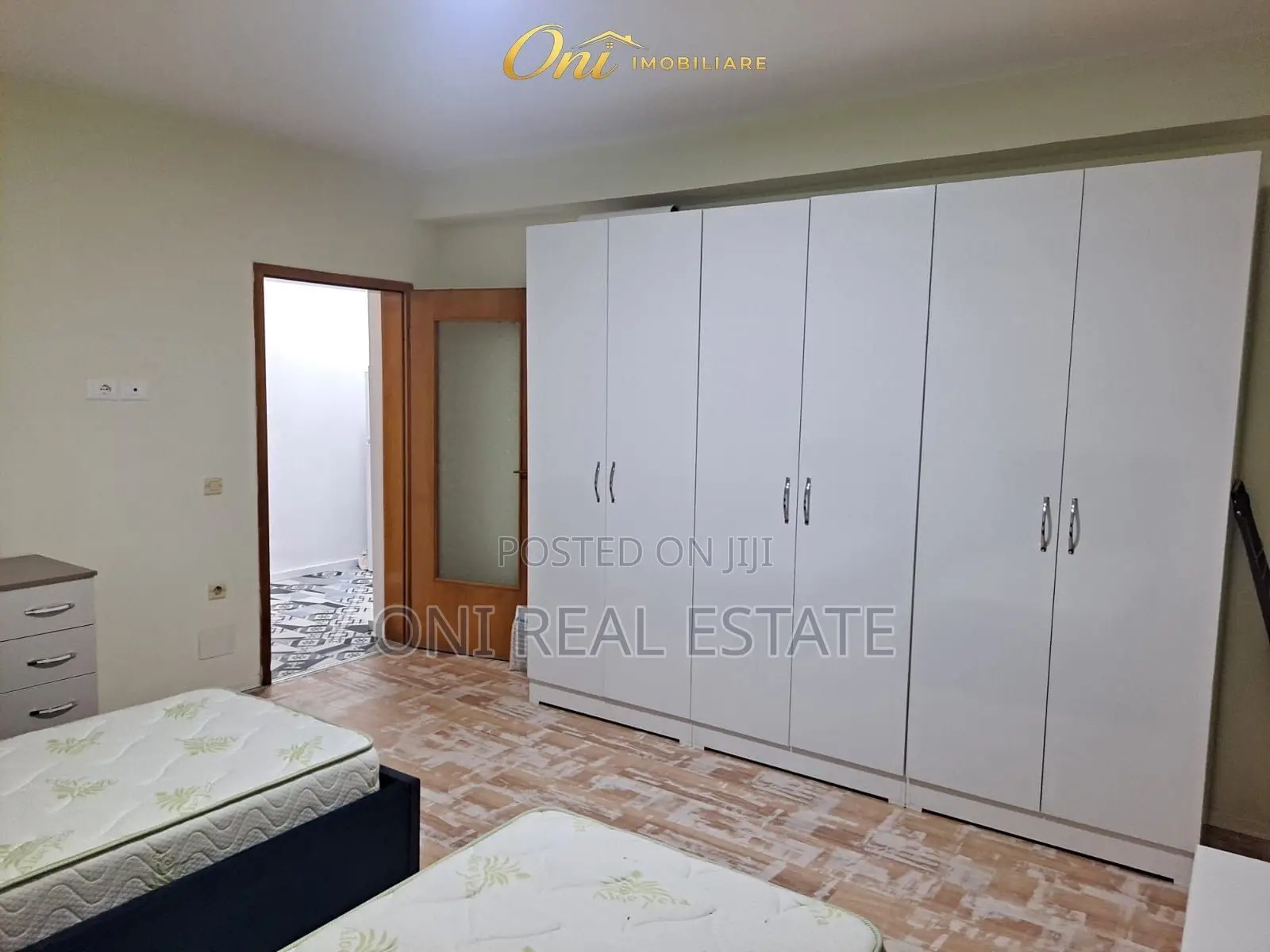 Apartment to rent Tirana - city