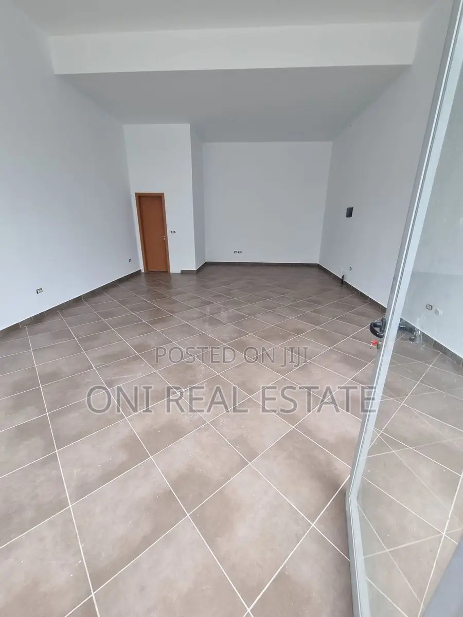 Store to rent Astiri - Unaza e Re (Tirana - city)