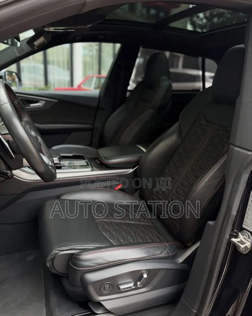 Audi RSQ8