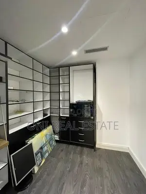 Office to rent Komuna e Parisit - Kristal Center (Tirana - city)