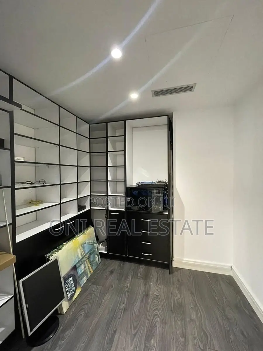 Office to rent Komuna e Parisit - Kristal Center (Tirana - city)