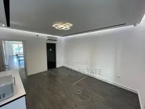 Office to rent Komuna e Parisit - Kristal Center (Tirana - city)