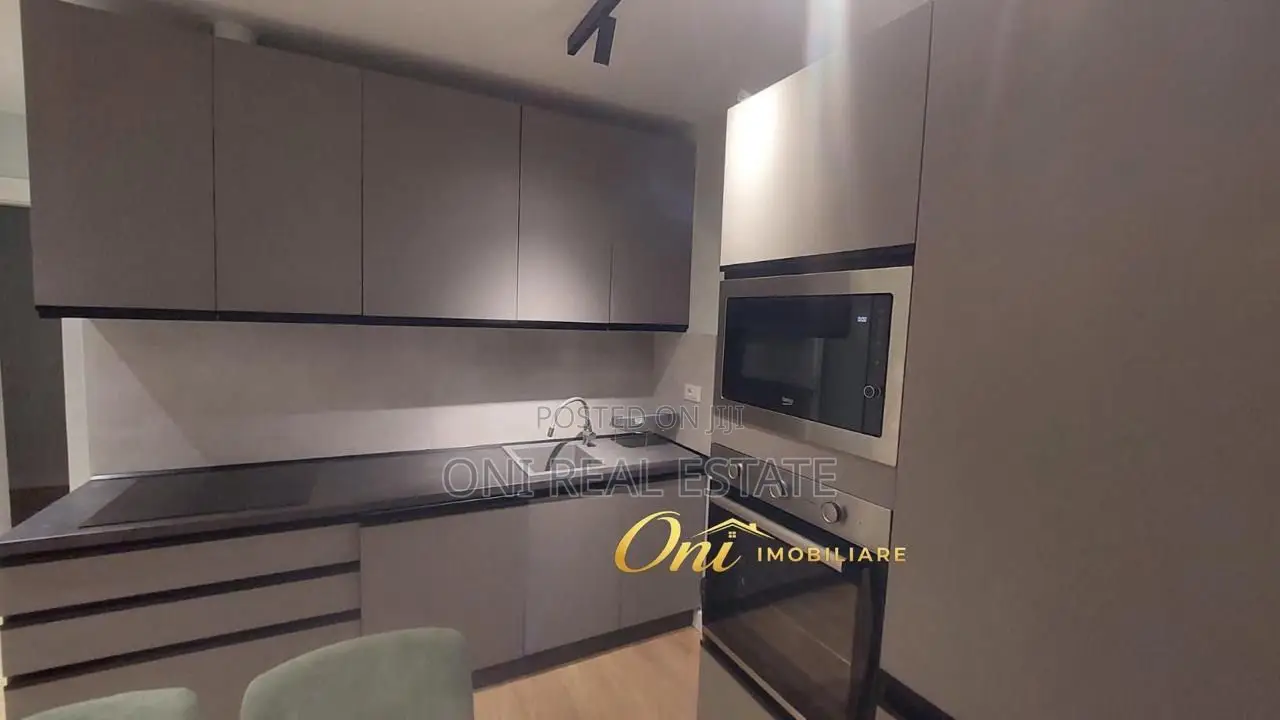 Apartment to rent Komuna e Parisit - Kristal Center (Tirana - city)