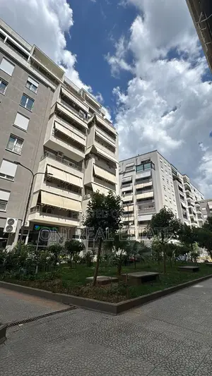 Apartment to rent Komuna e Parisit - Kristal Center (Tirana - city)