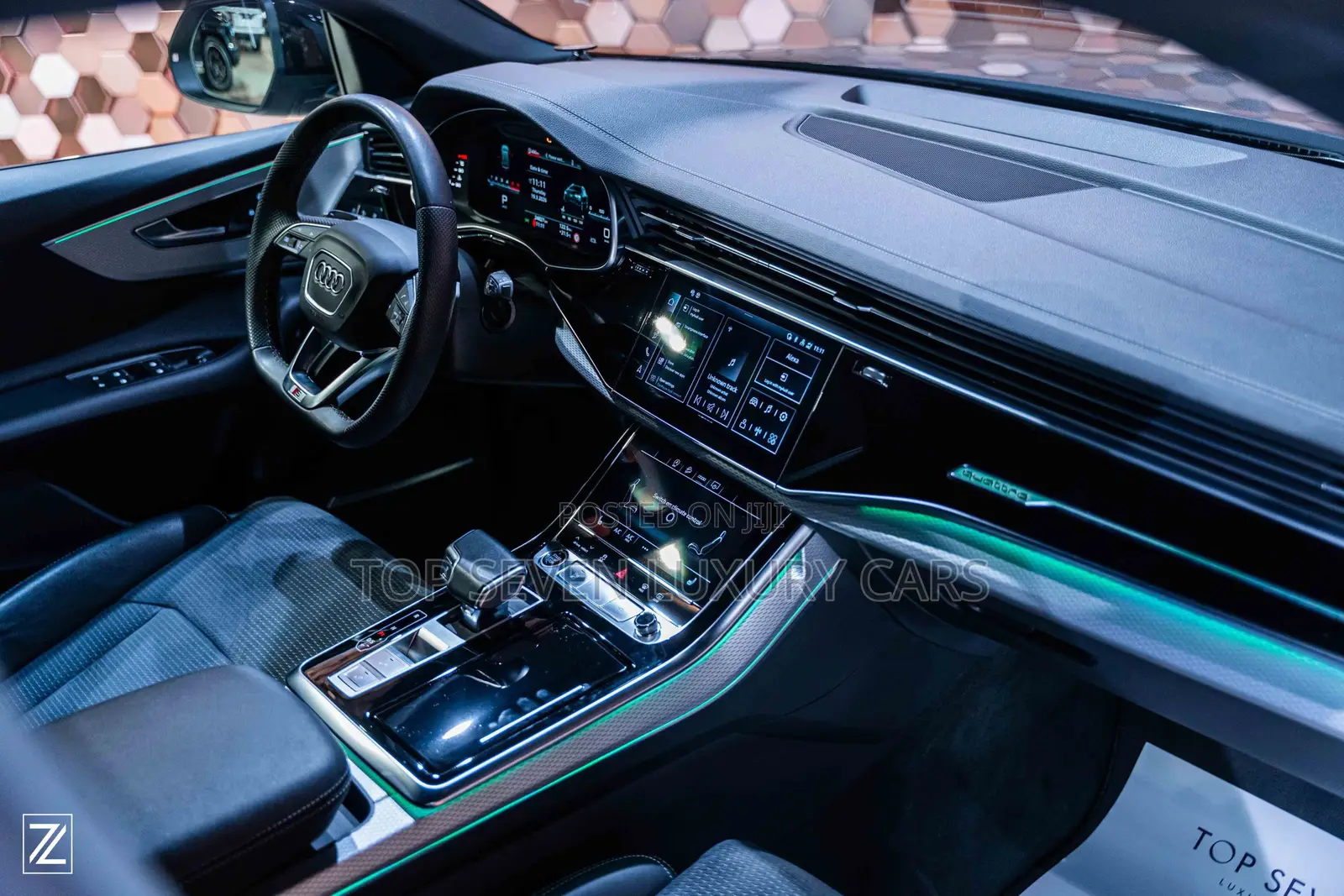 AUDI Q8 S LINE