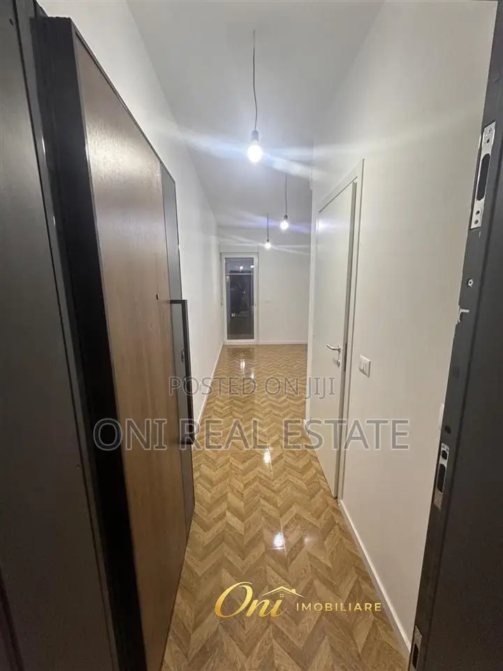 Office to rent Tirana - city