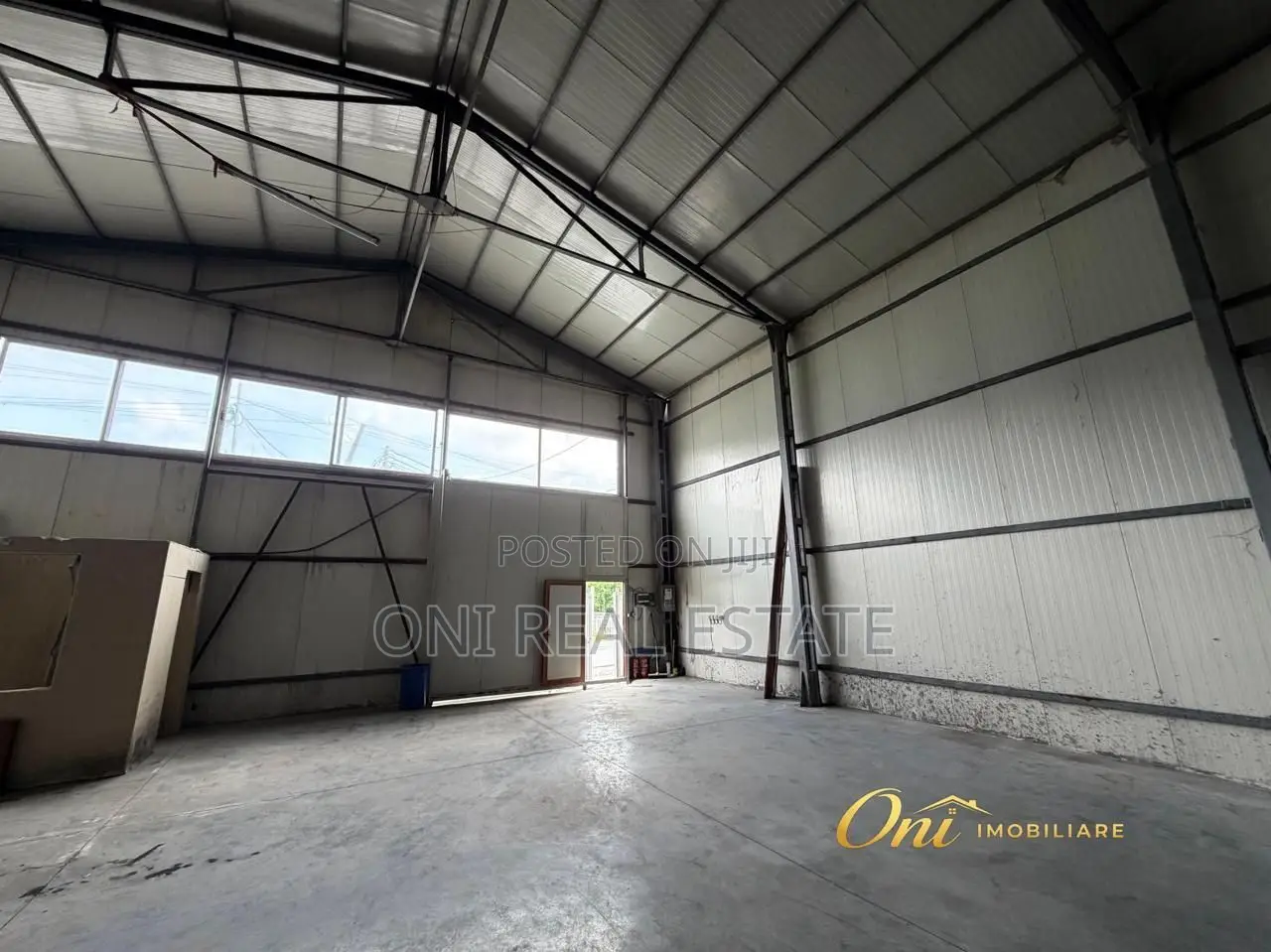Warehouse to rent Customs - Mucaj (Vora)
