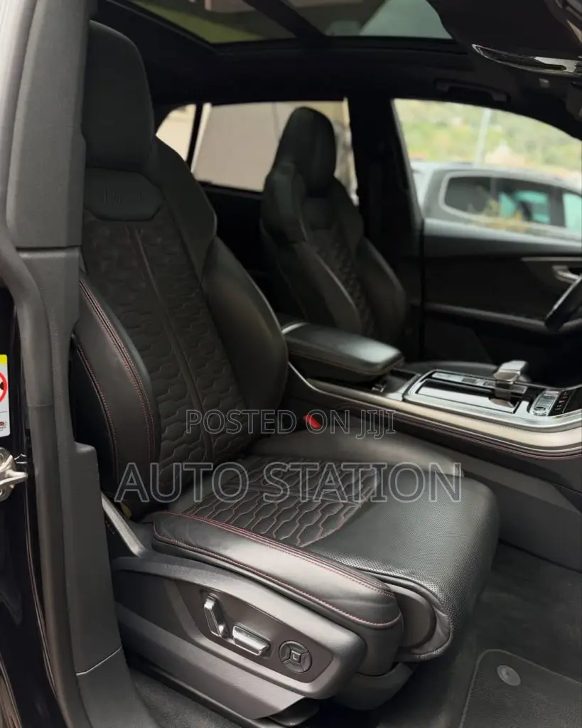 Audi RSQ8