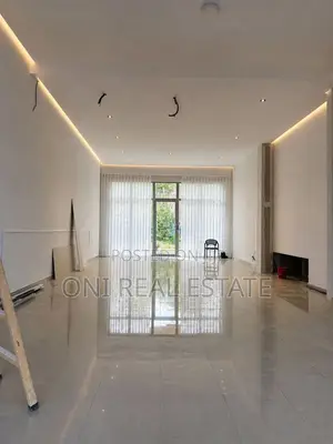 Store to rent Komuna e Parisit - Kristal Center (Tirana - city)