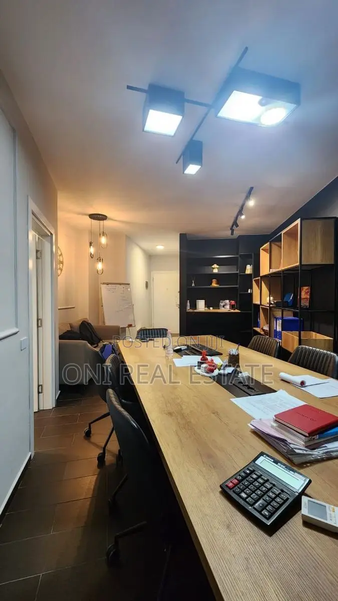 Office to rent Tirana - city