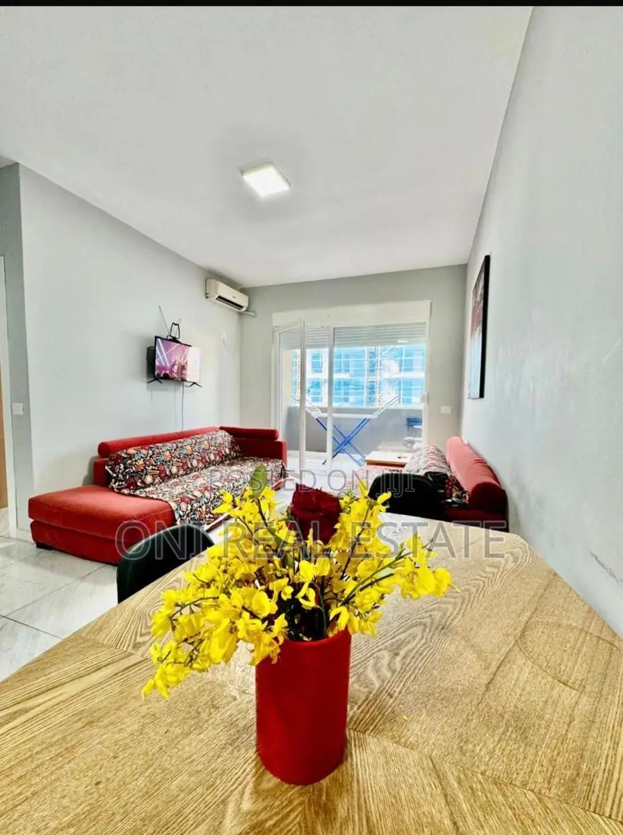 Apartment to rent Komuna e Parisit - Kristal Center (Tirana - city)
