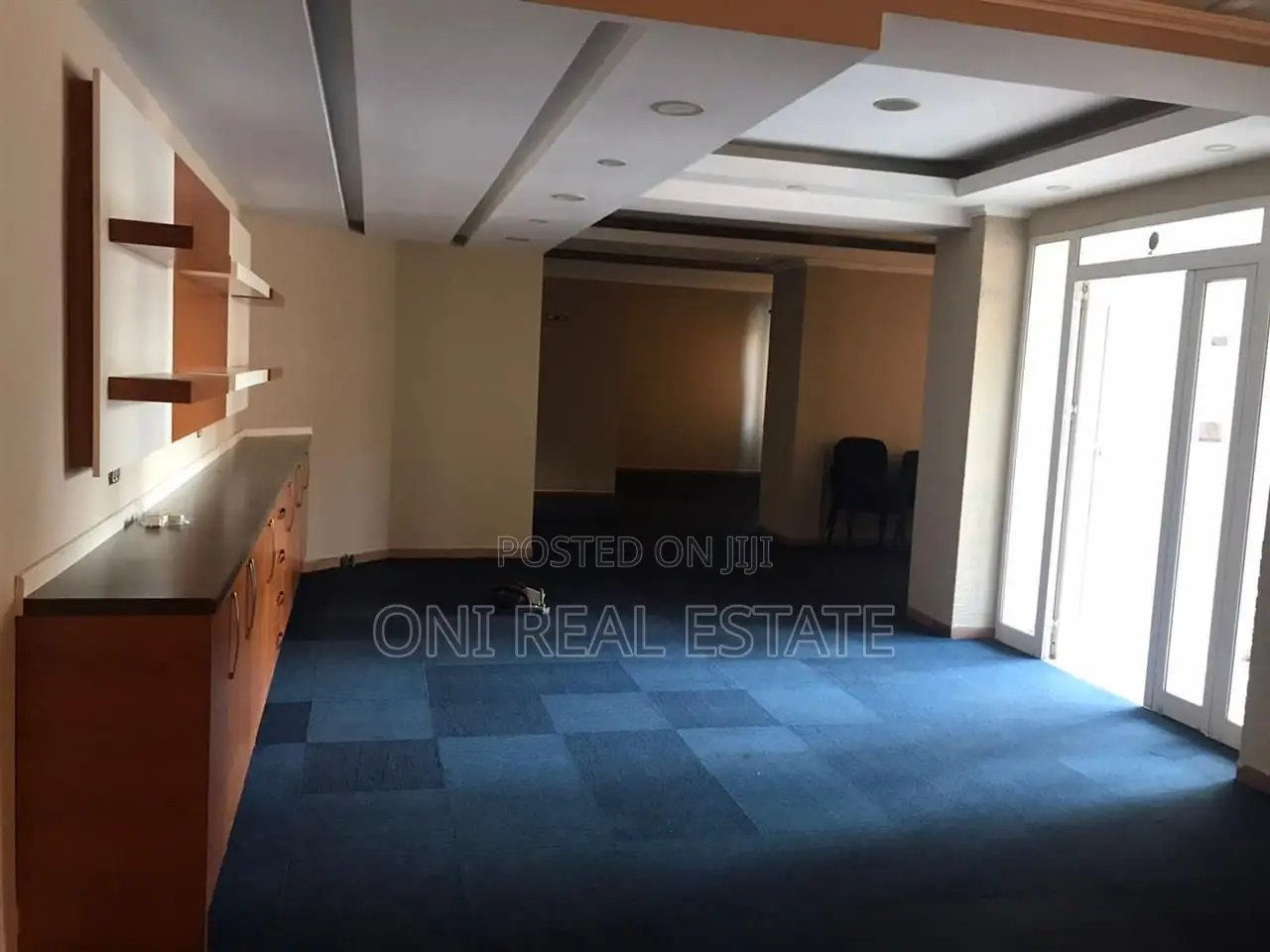 Office to rent Train Station - New Boulevard - Brrake (Tirana - city)