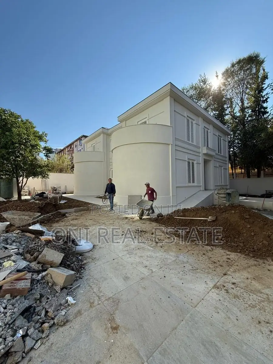 Villa to rent Elbasan Str. - Lake Park (Tirana - city)