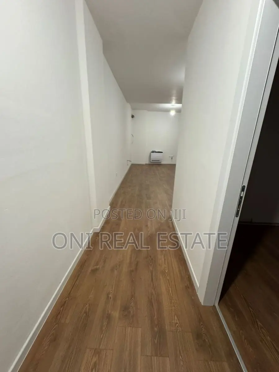 Office to rent Myslym Shyri Str. (Tirana - city)