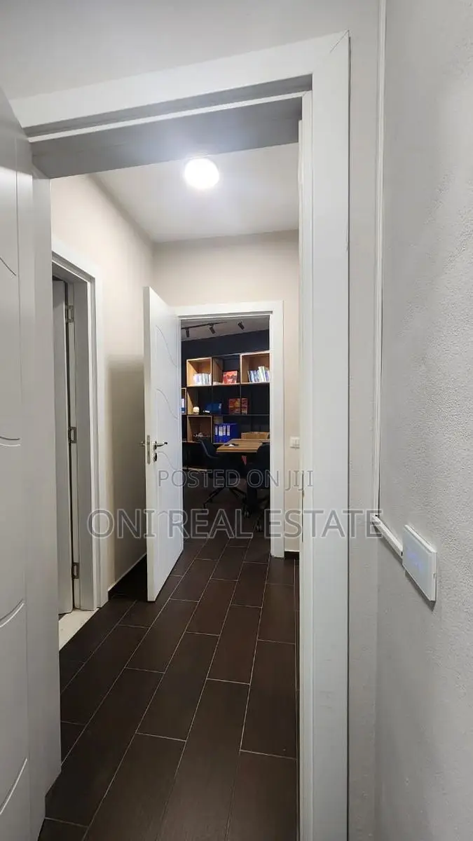 Office to rent Tirana - city