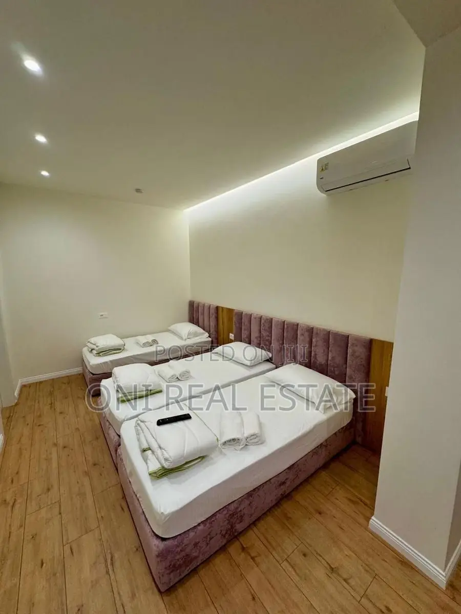Hotel to rent Barrikadave Str. - King Zog I Blvd. - Maternity Hospital