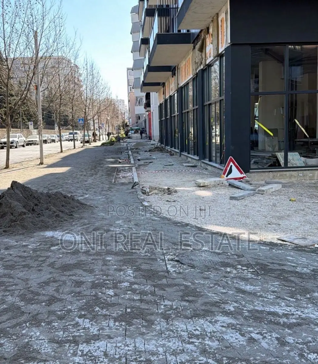 Store to rent Don Bosko - Vision Plus - Mortgage Office (Tirana - city