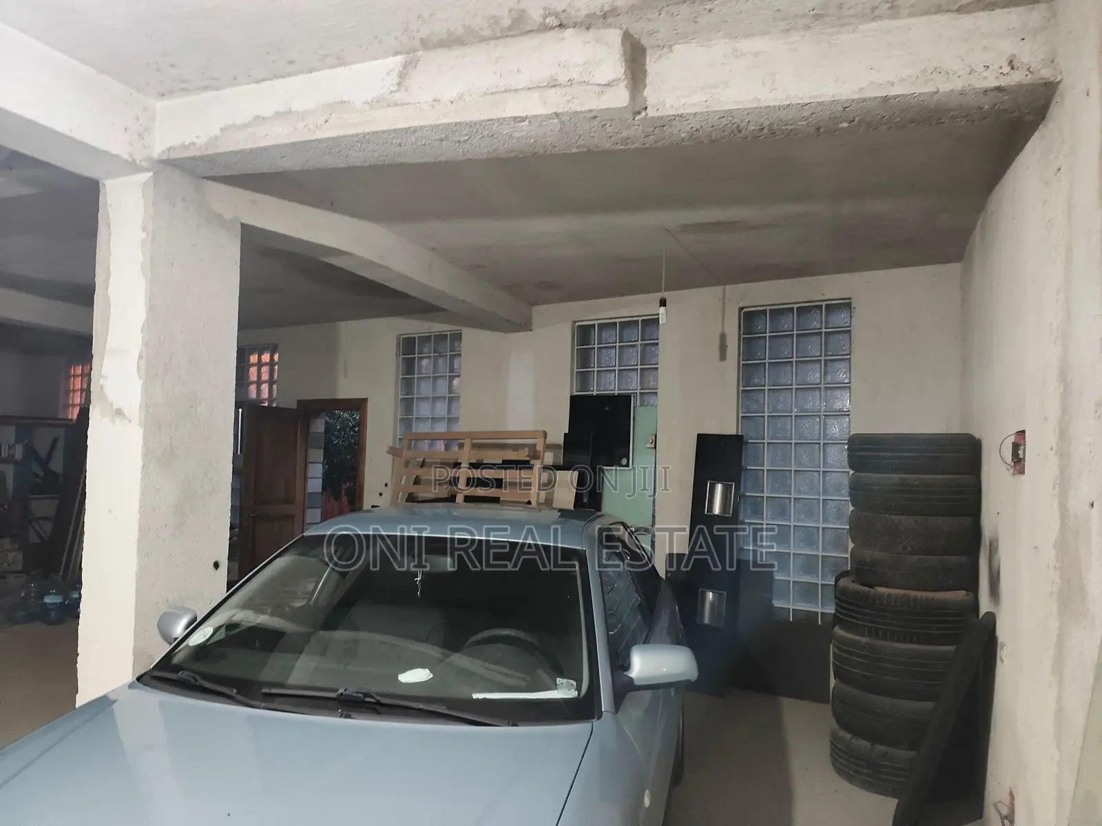 Warehouse to rent Ali Demi (Tirana - city)