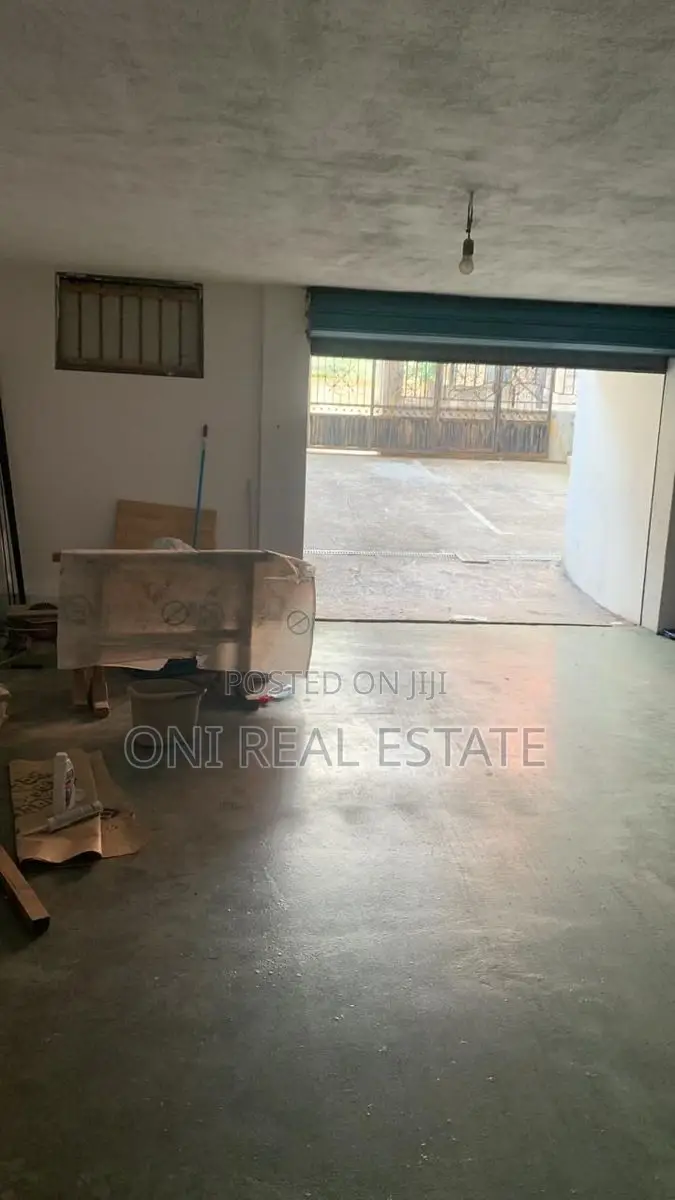 Warehouse to rent Tirana - city