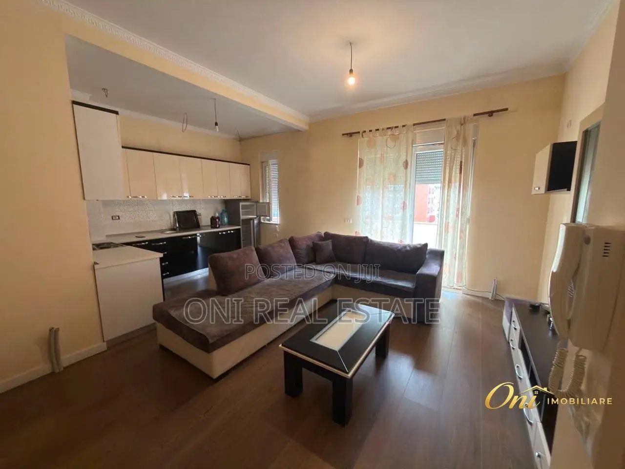 Apartment to rent Tirana - city