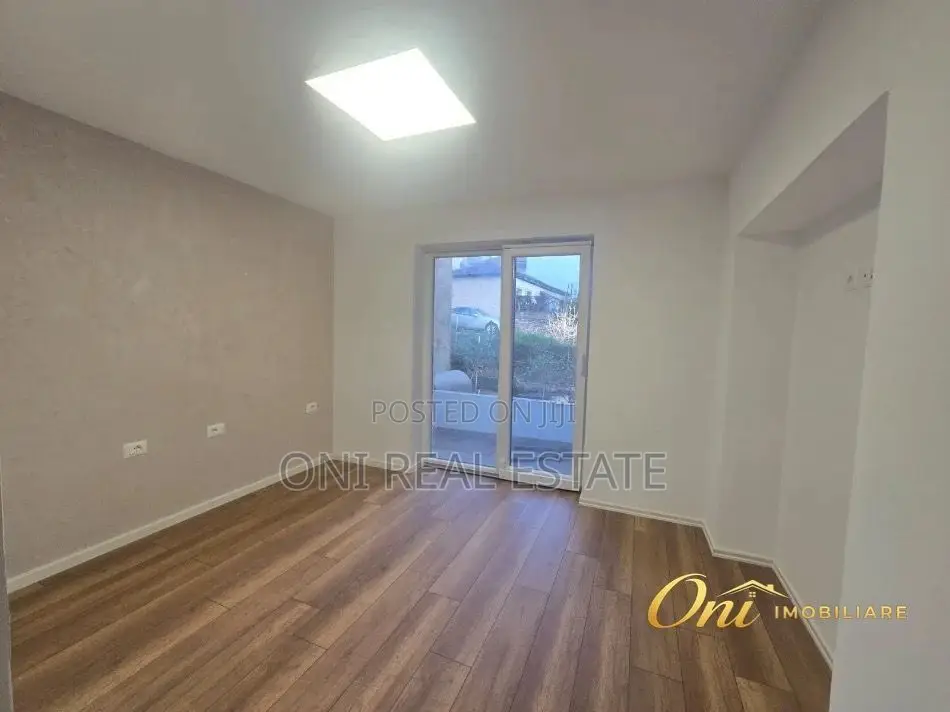 Office to rent Brryli - Xhamlliku (Tirana - city)