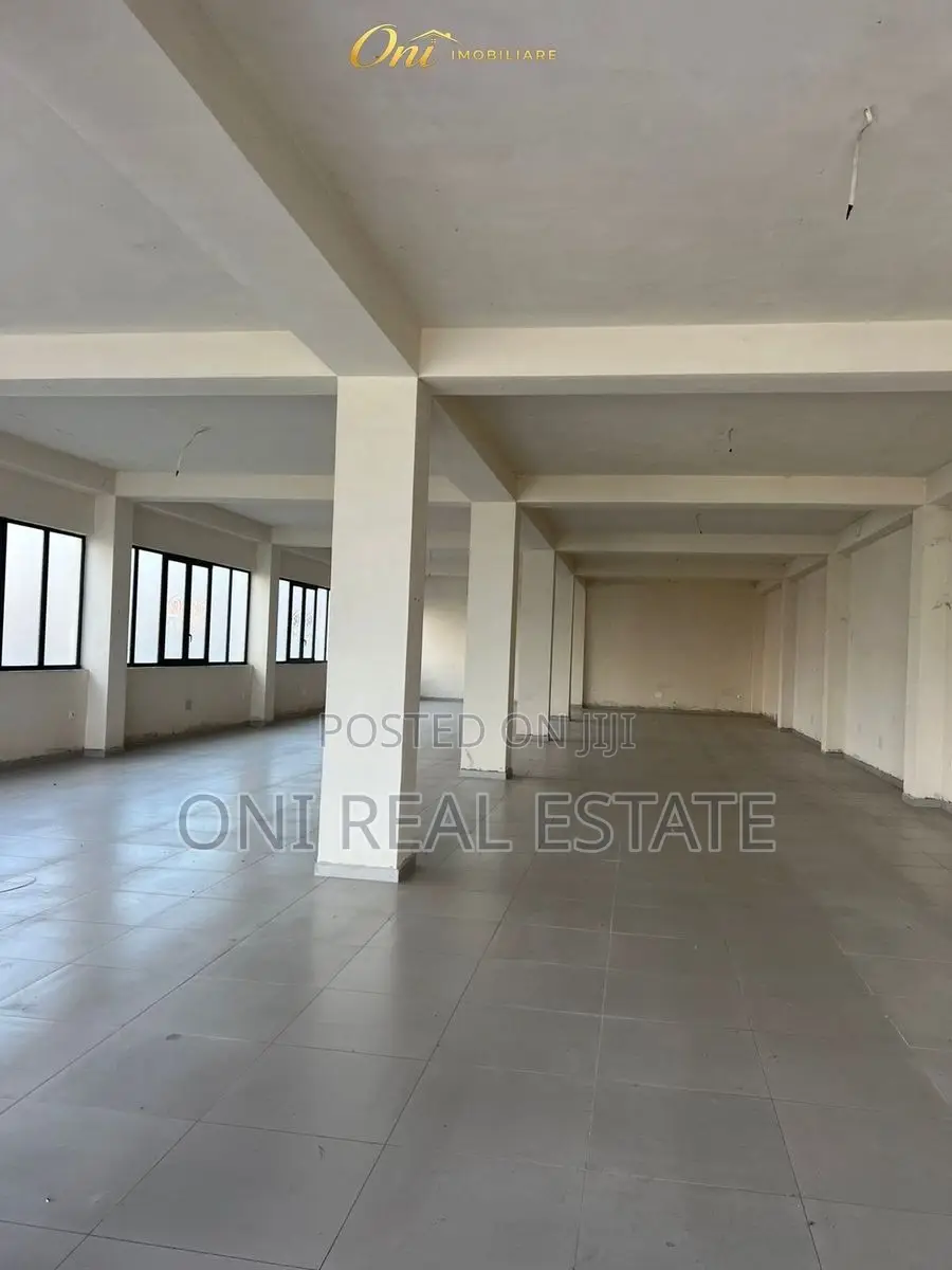 Office to rent Vora