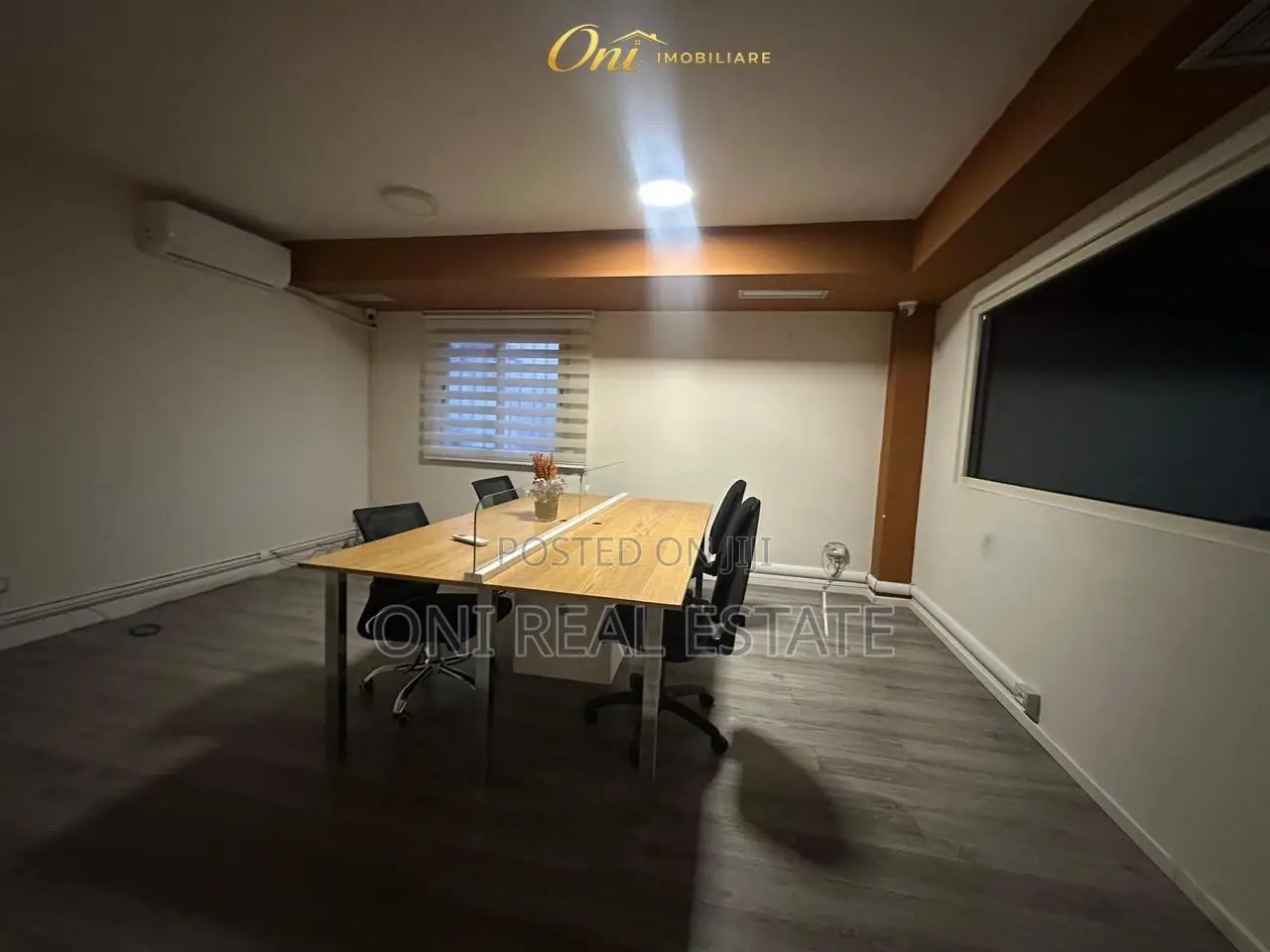 Office to rent Komuna e Parisit - Kristal Center (Tirana - city)