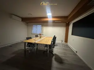 Office to rent Komuna e Parisit - Kristal Center (Tirana - city)