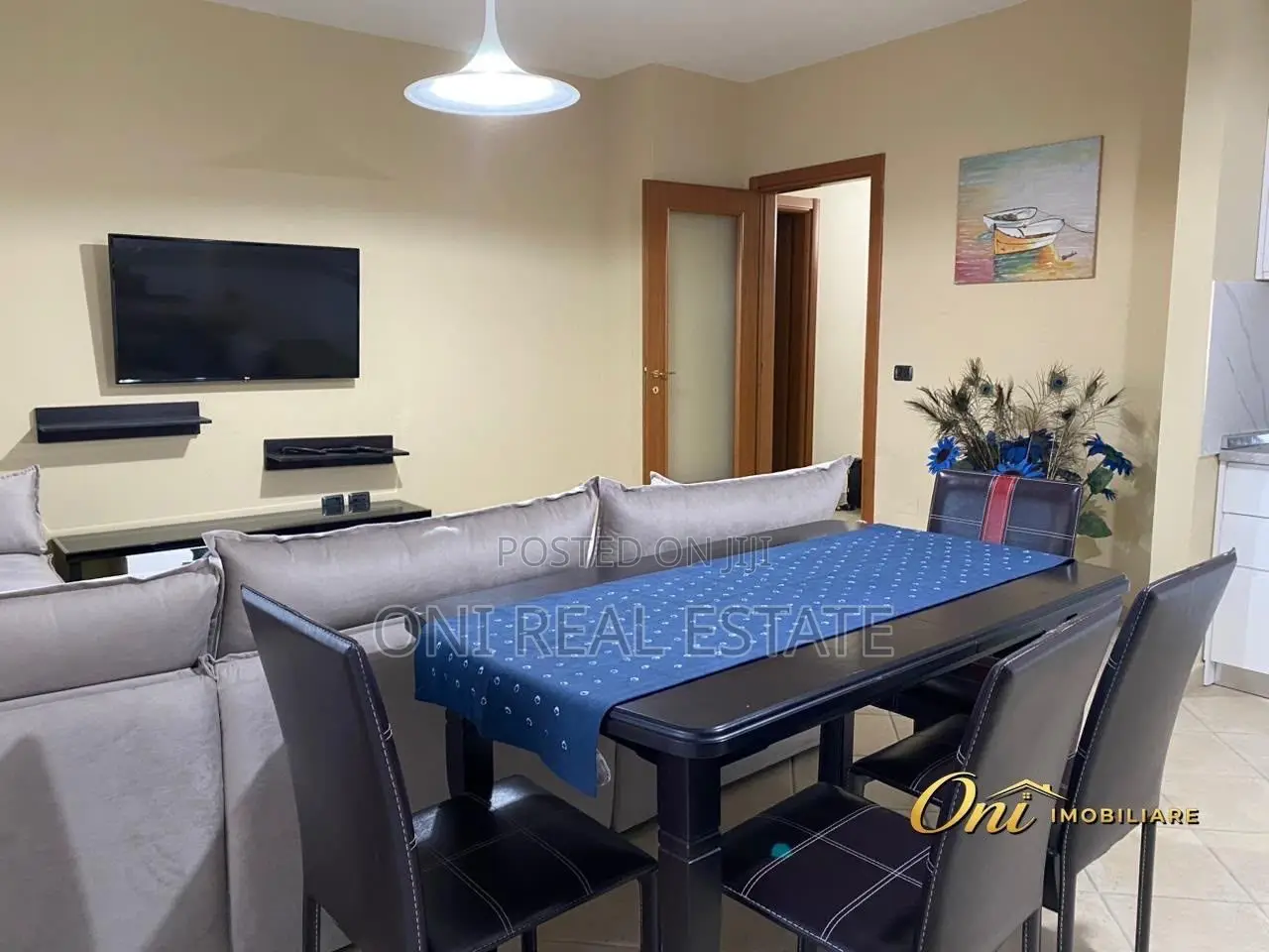 Apartment to rent Center (Tirana - city)