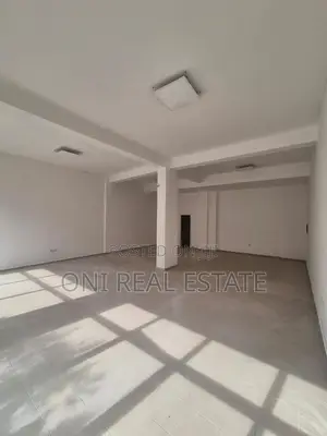 Store to rent Komuna e Parisit - Kristal Center (Tirana - city)