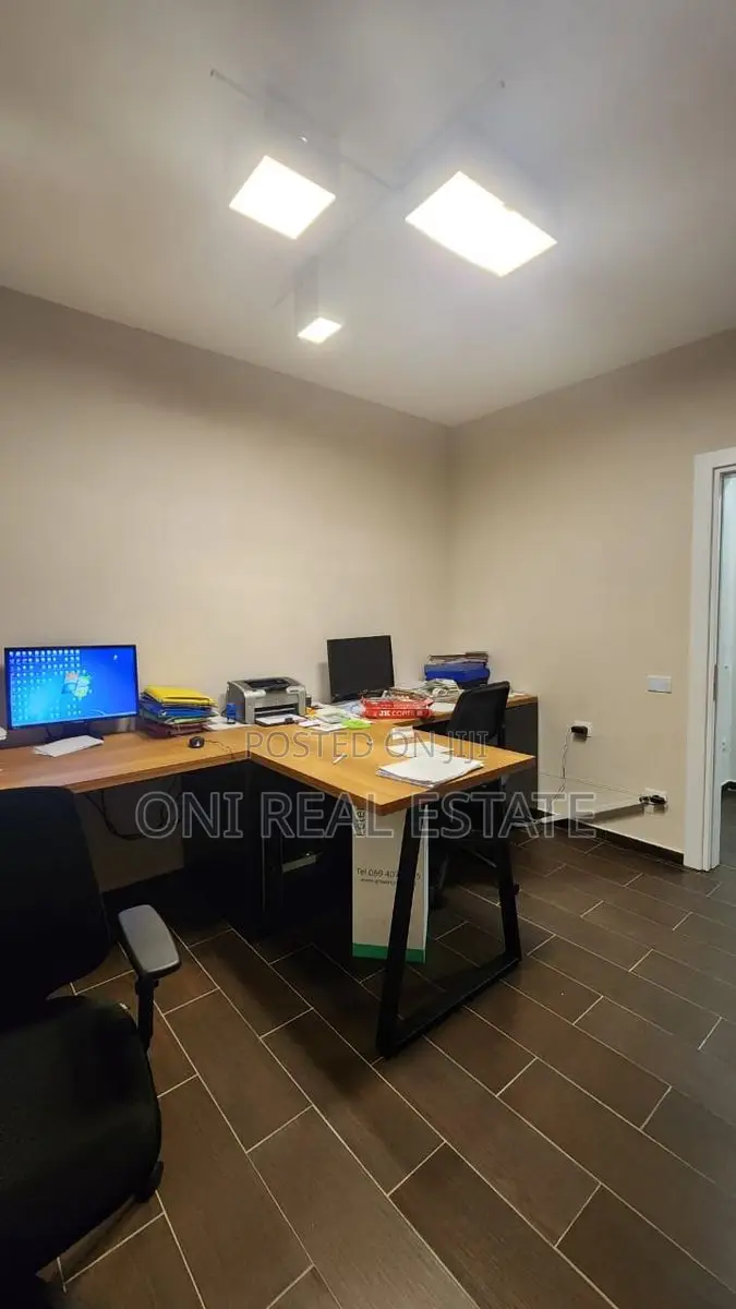 Office to rent Tirana - city