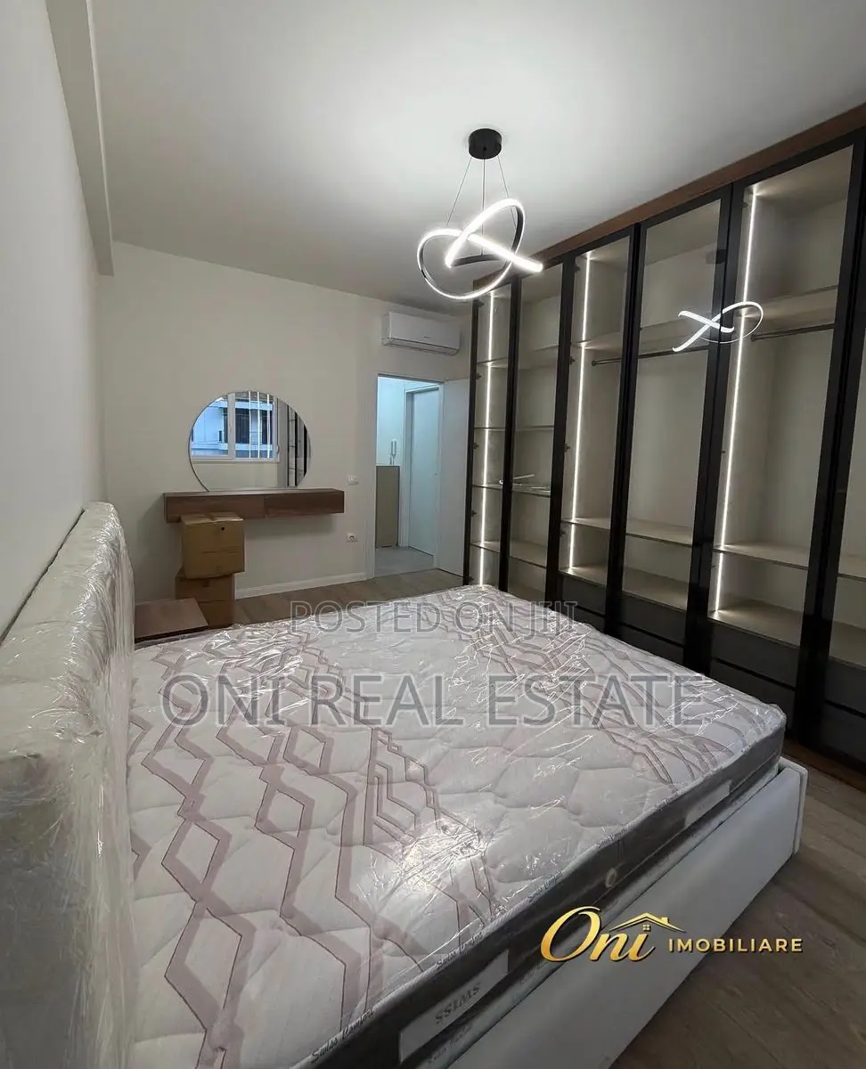 Apartment to rent Komuna e Parisit - Kristal Center (Tirana - city)