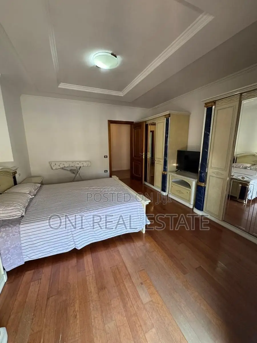 Apartment to rent Komuna e Parisit - Kristal Center (Tirana - city)