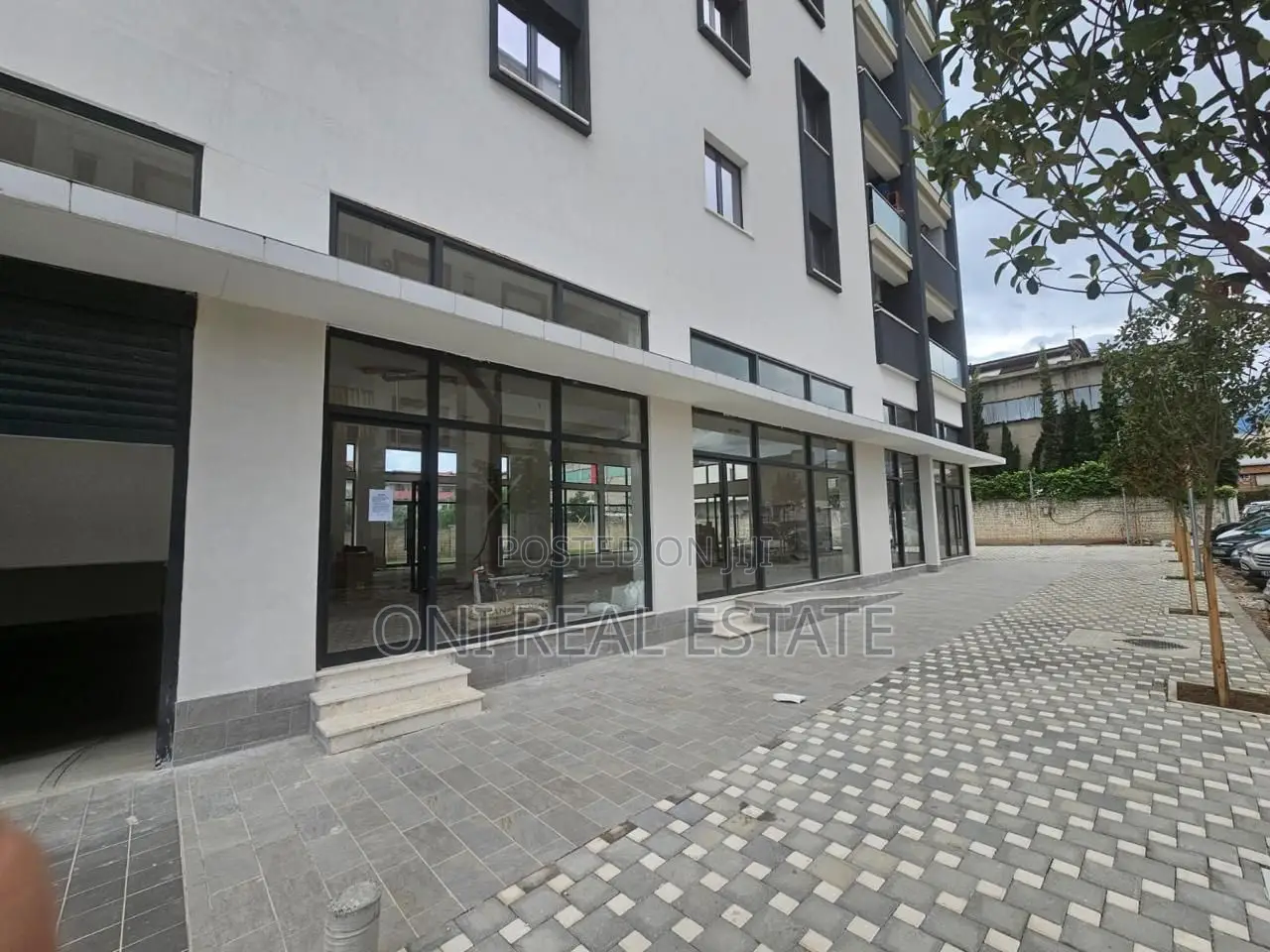 Office to rent Train Station - New Boulevard - Brrake (Tirana - city)