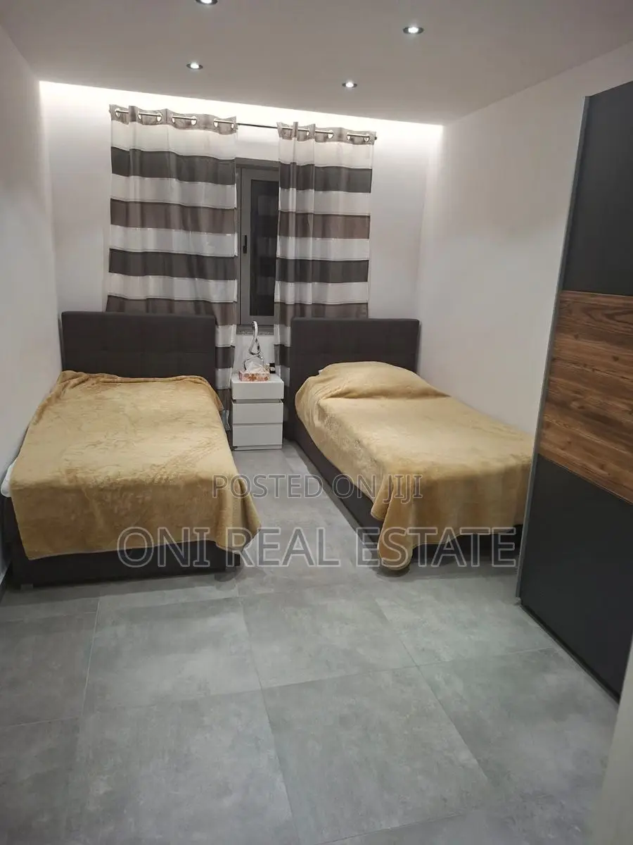 Apartment to rent Komuna e Parisit - Kristal Center (Tirana - city)