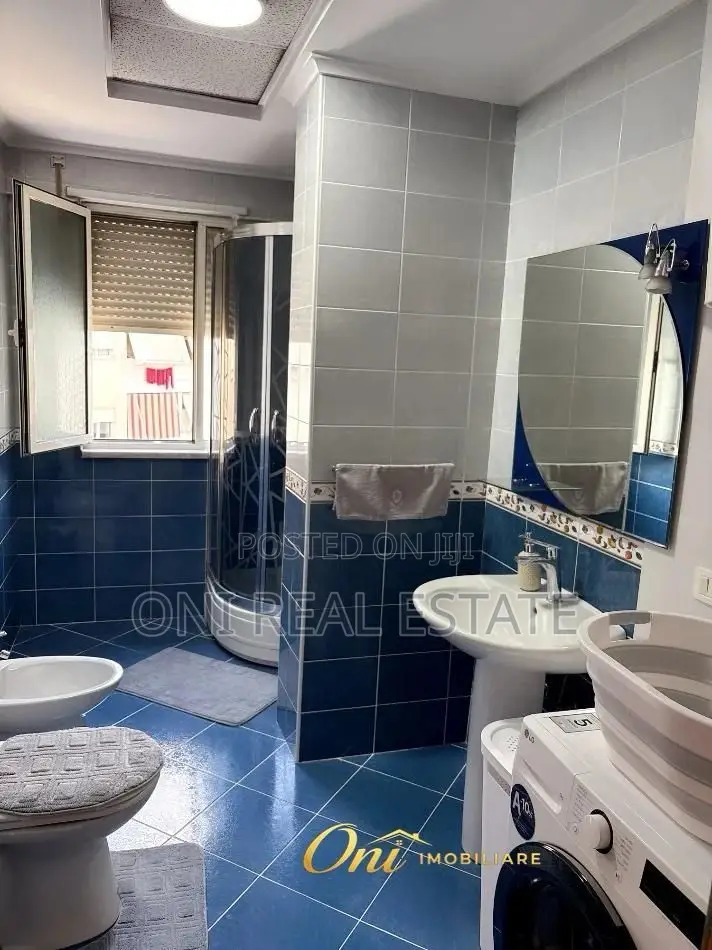 Apartment to rent Komuna e Parisit - Kristal Center (Tirana - city)