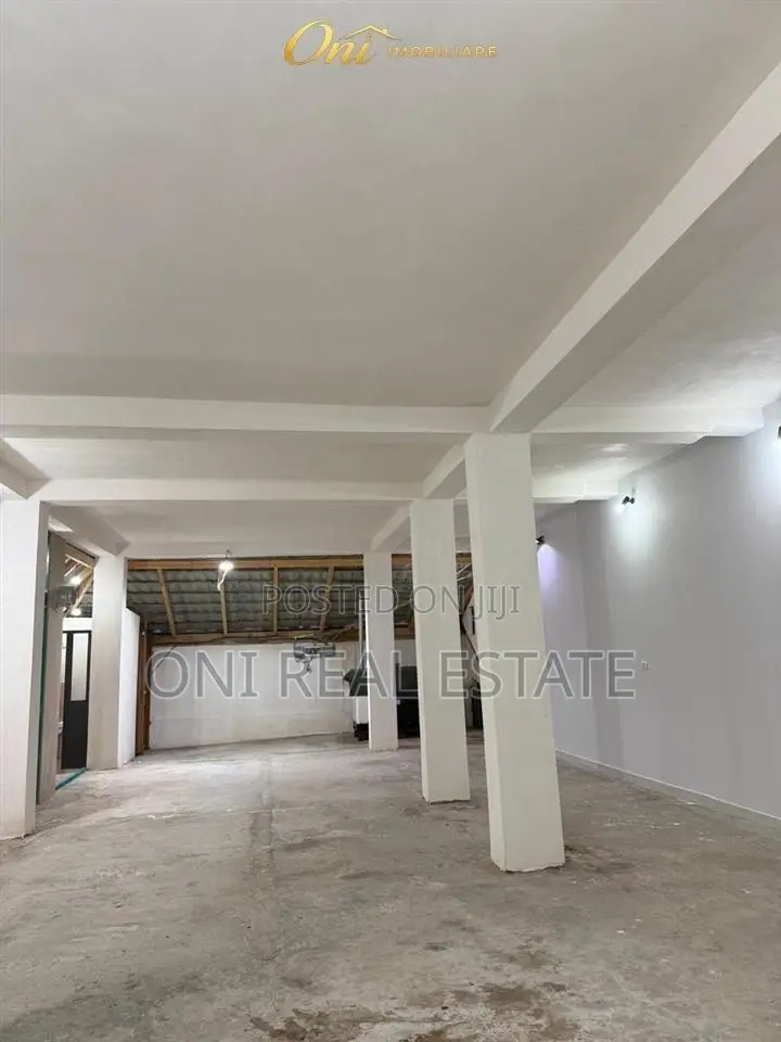 Warehouse to rent Paskuqan - Babrru (Kamza City)