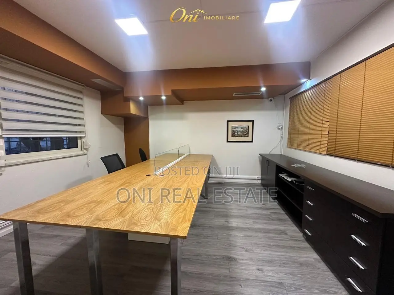 Office to rent Komuna e Parisit - Kristal Center (Tirana - city)
