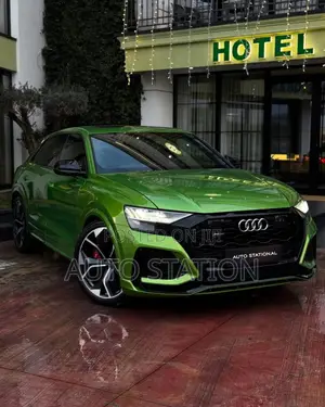 Audi RSQ8