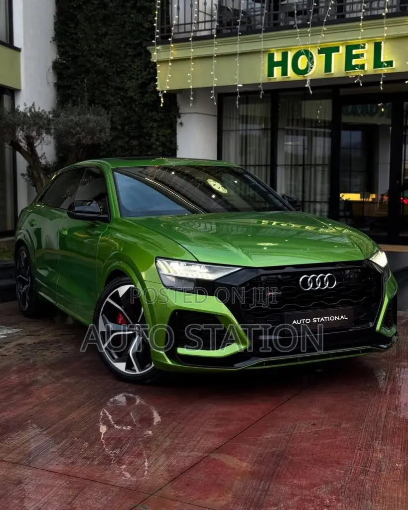 Audi RSQ8